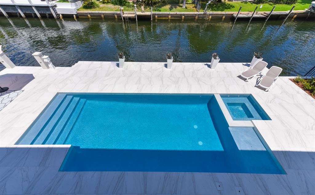 HARBOUR EAST - Residential