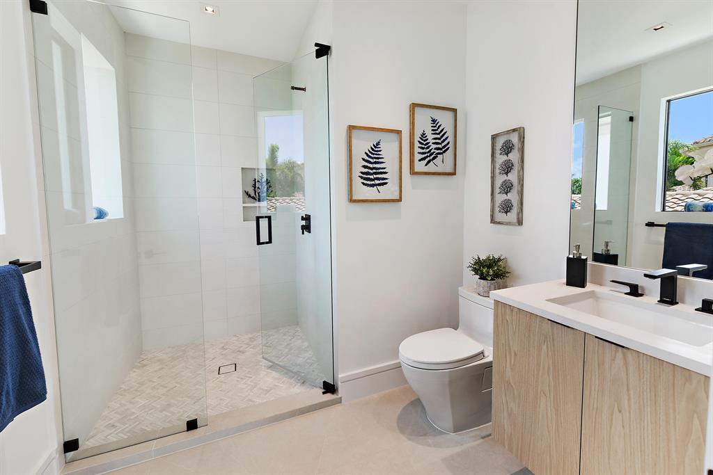 HARBOUR EAST - Residential