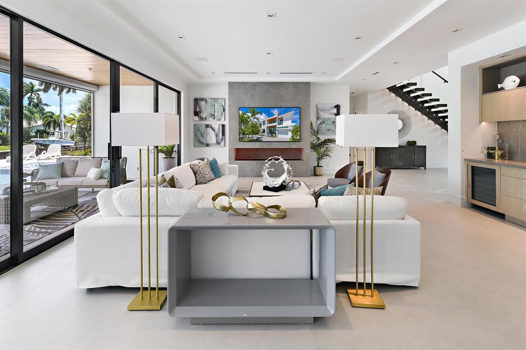 HARBOUR EAST - Residential