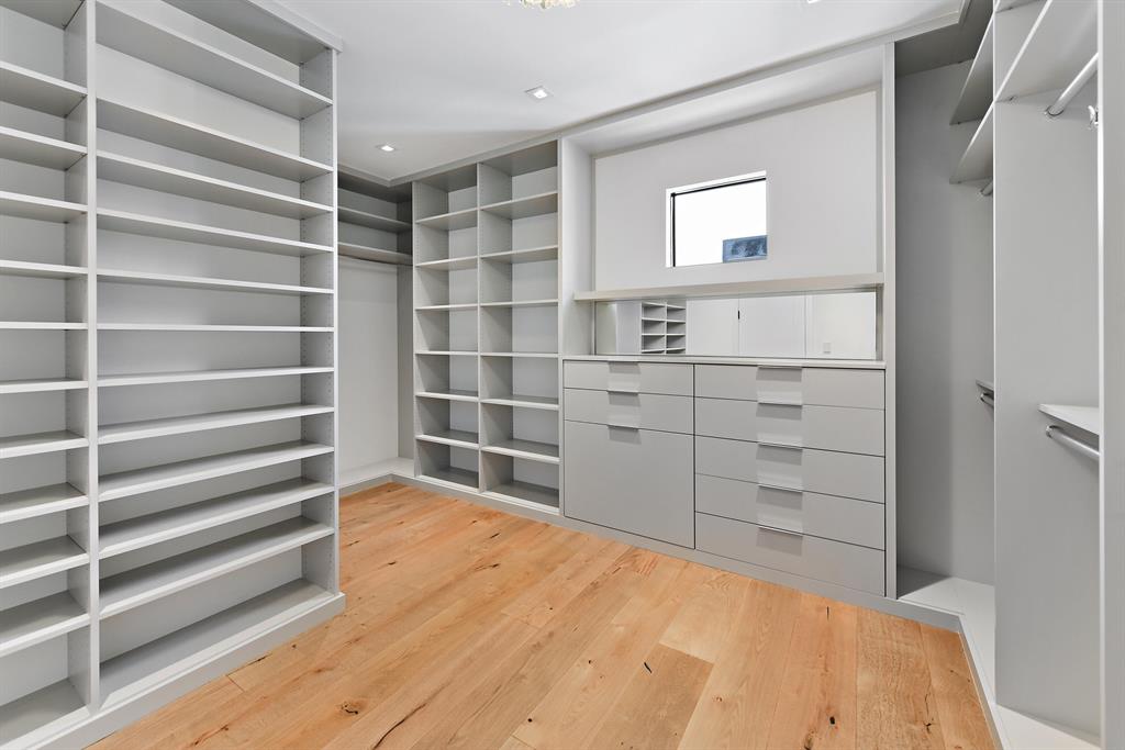 HARBOUR EAST - Residential