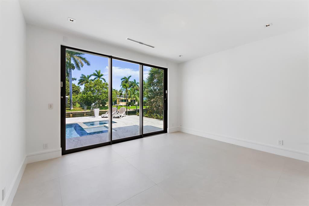 HARBOUR EAST - Residential