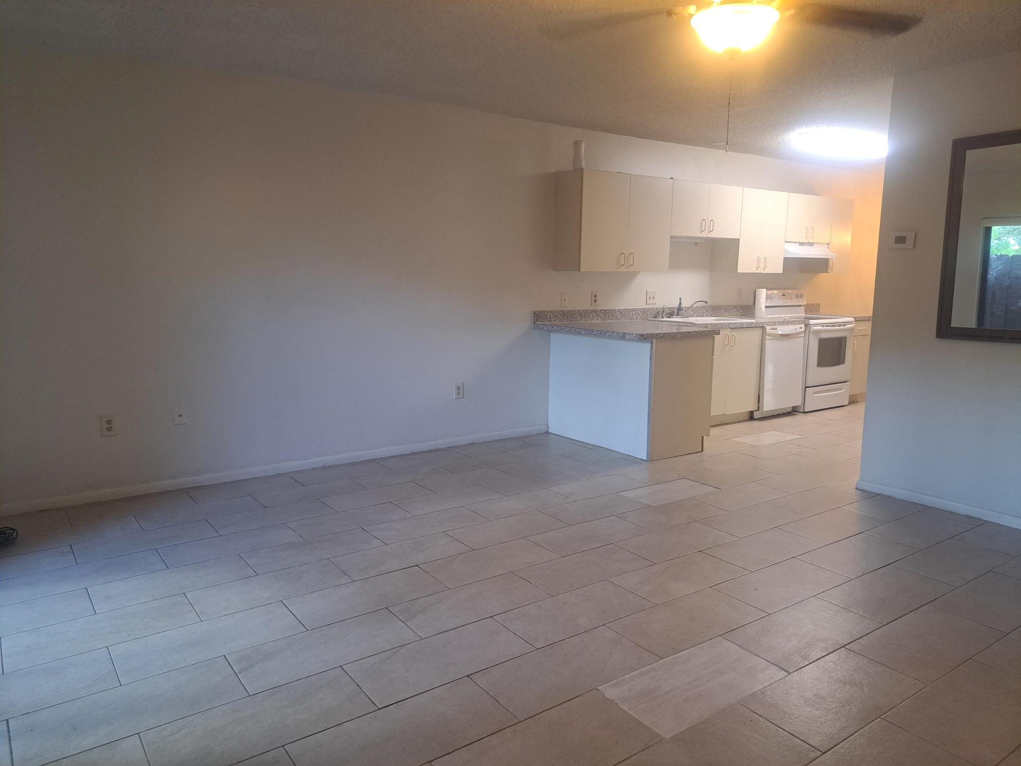 ISLAND HOUSE CONDOMINIUM - Residential Lease