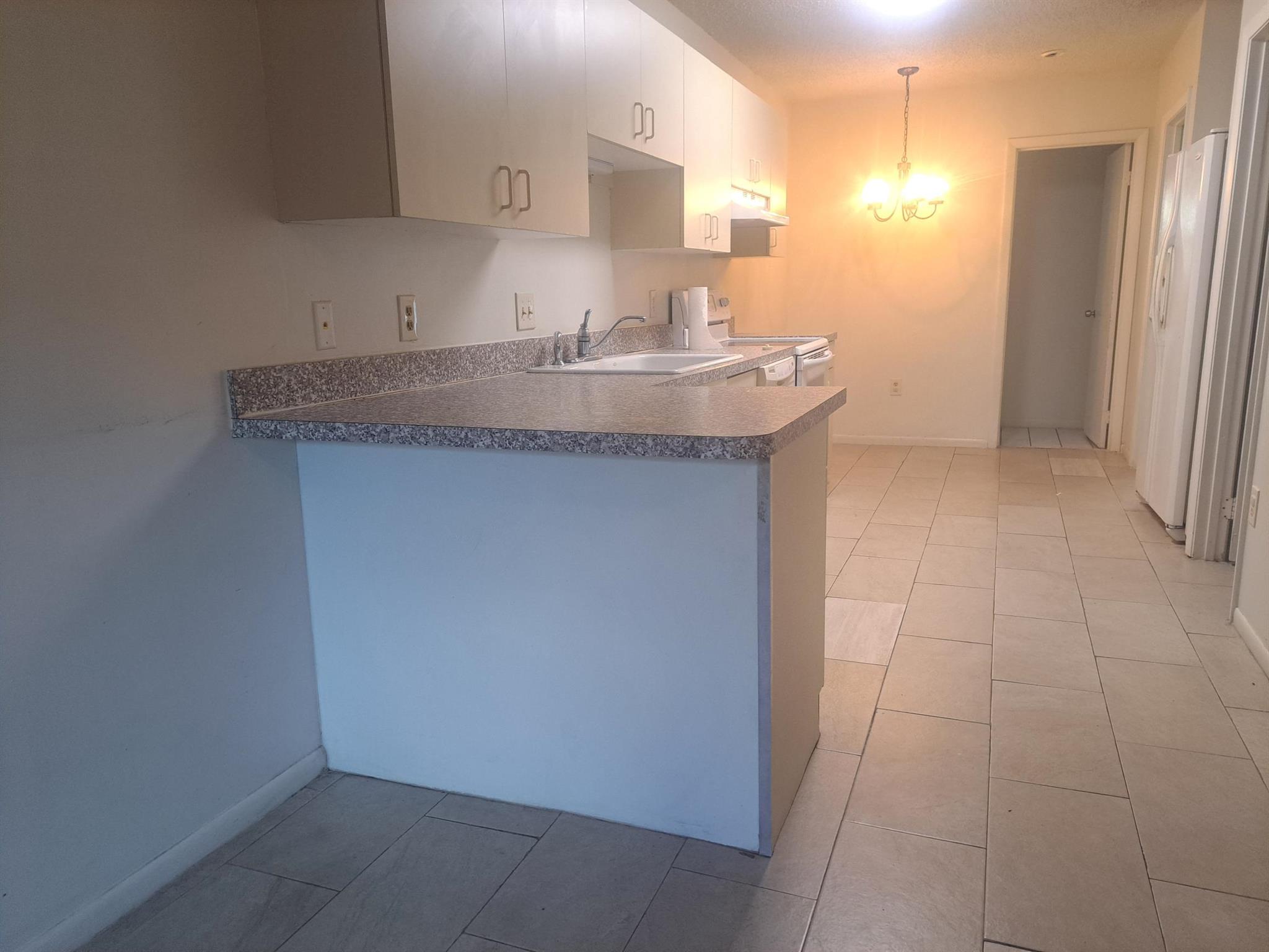 ISLAND HOUSE CONDOMINIUM - Residential Lease