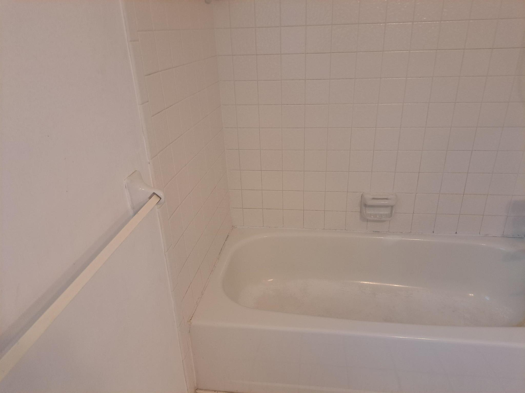 ISLAND HOUSE CONDOMINIUM - Residential Lease