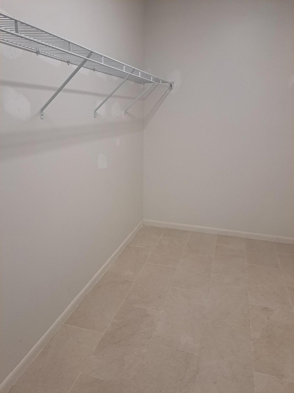 ISLAND HOUSE CONDOMINIUM - Residential Lease