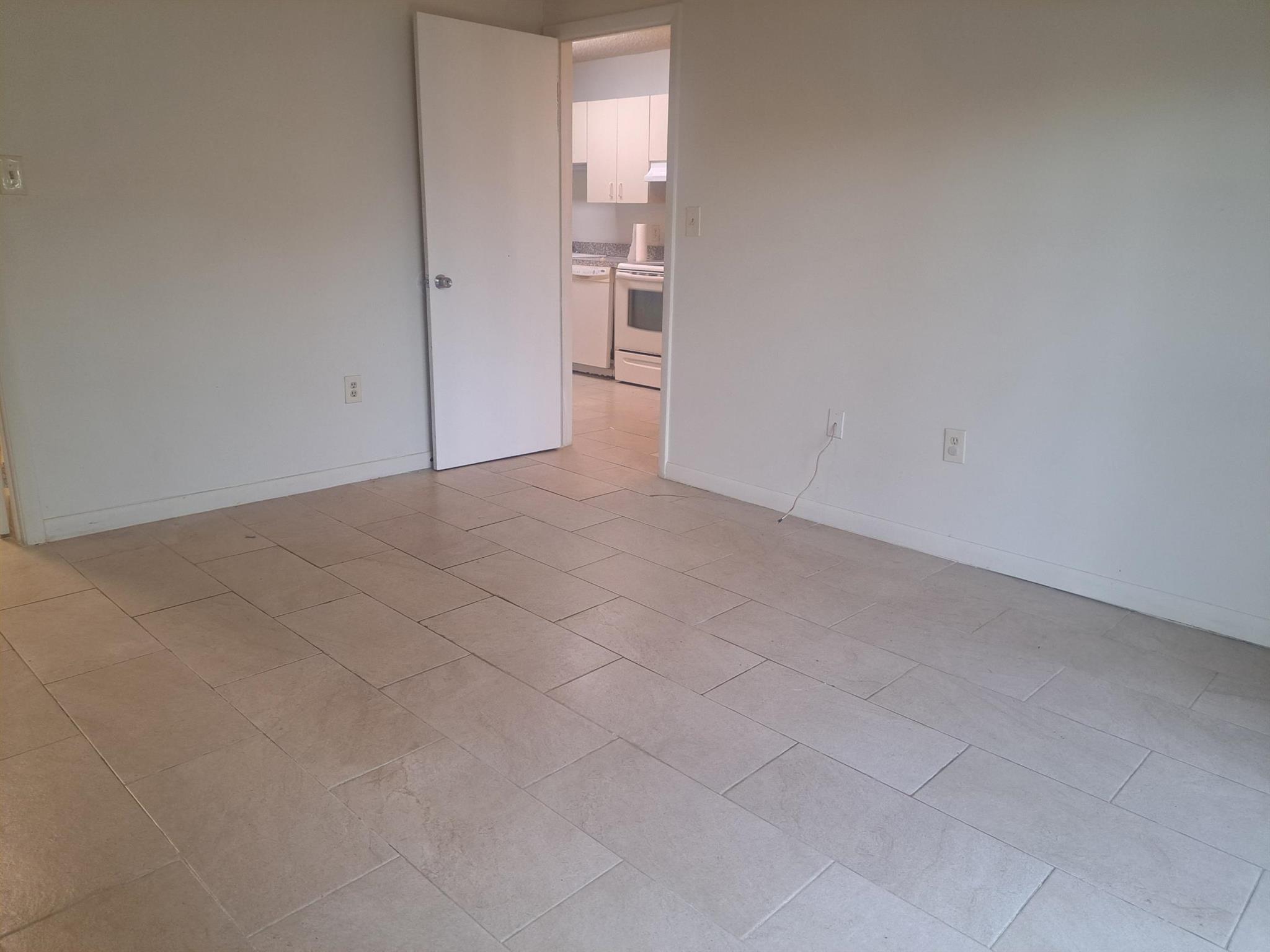 ISLAND HOUSE CONDOMINIUM - Residential Lease