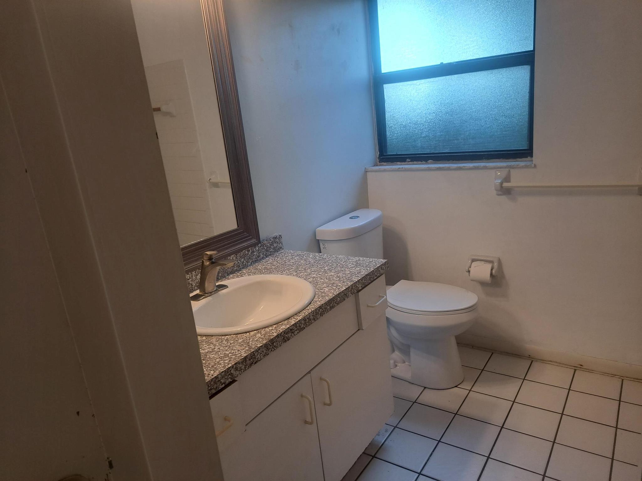 ISLAND HOUSE CONDOMINIUM - Residential Lease