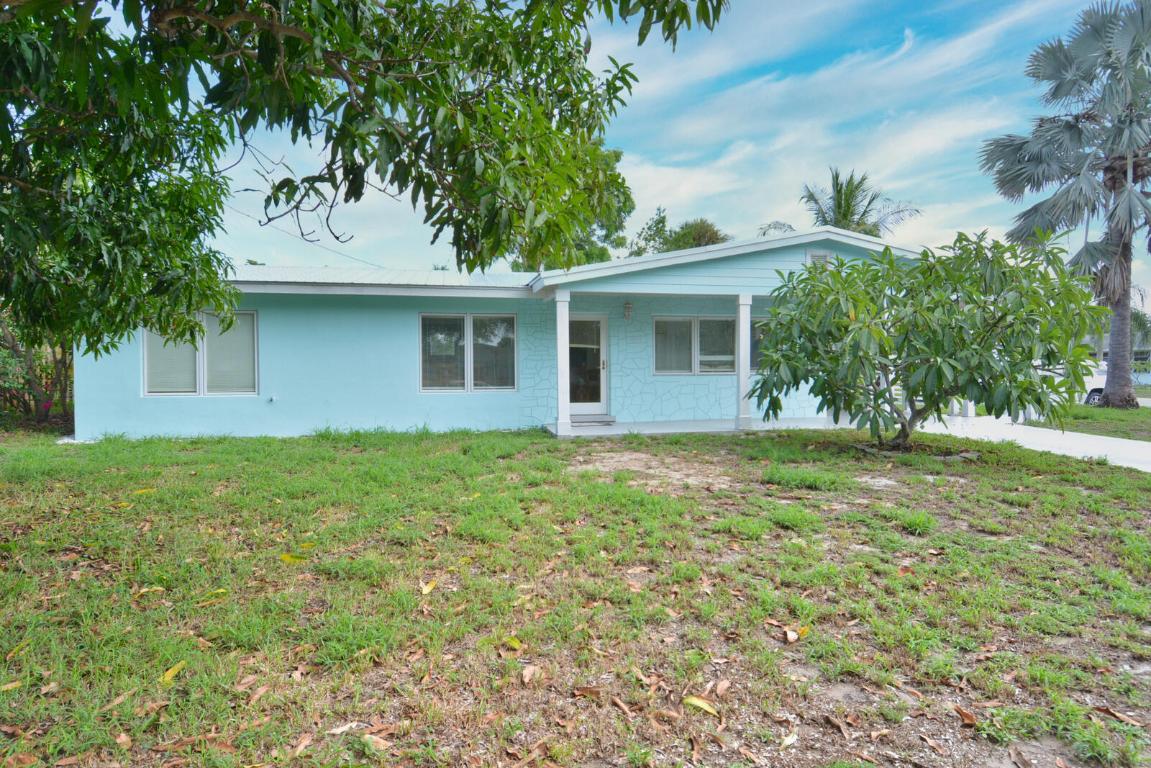 1395 NE Flora Place