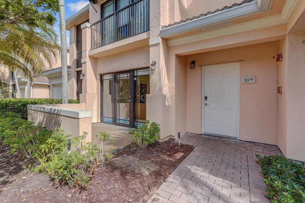 Photo of 2916 Tuscany Court #109, Palm Beach Gardens, FL 33410 (MLS # R10957234)