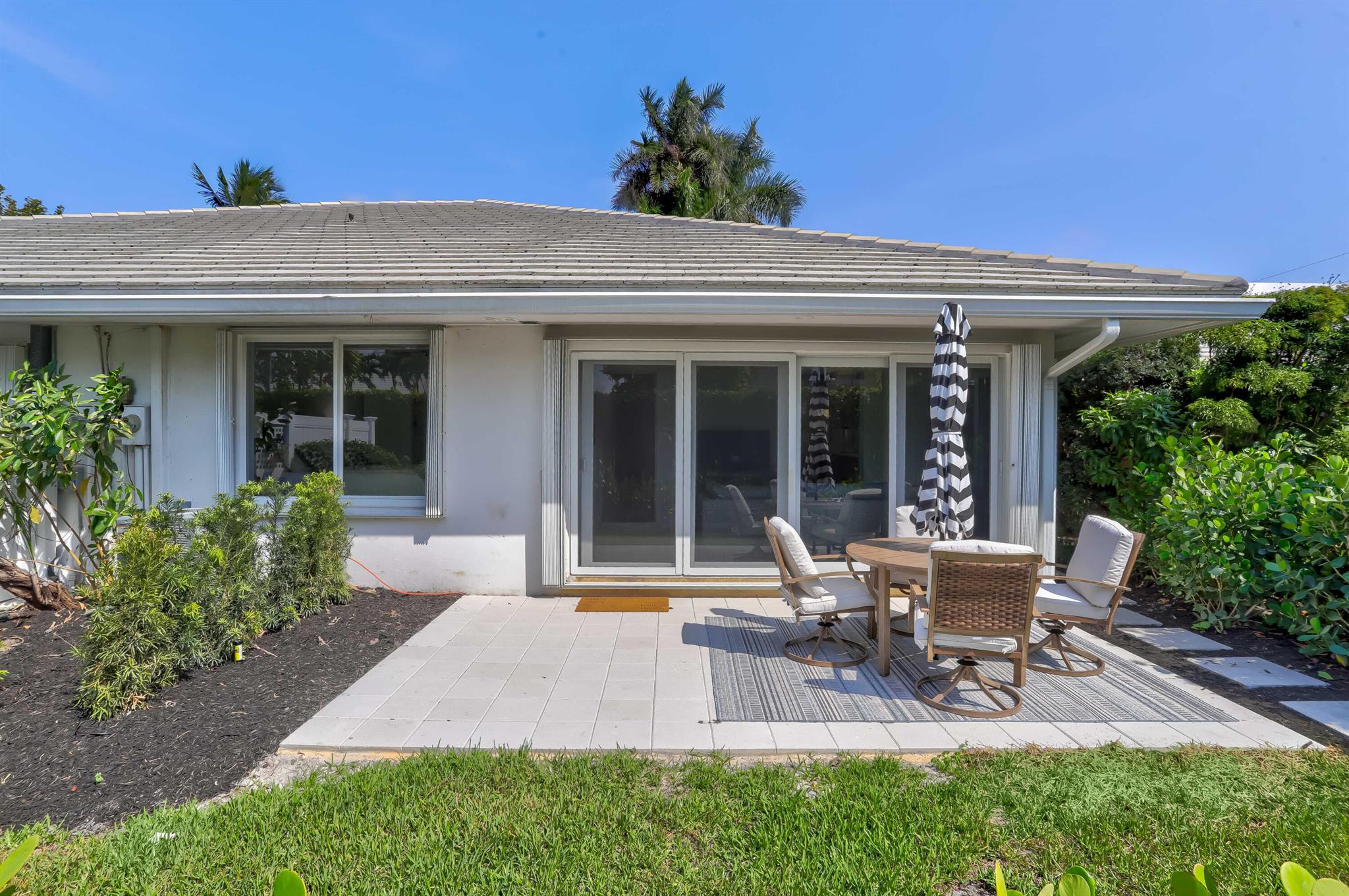 REIDS JOHN B VILLAGE - Residential Lease