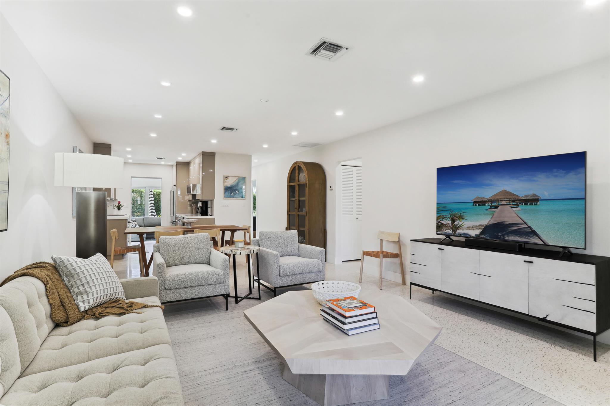 REIDS JOHN B VILLAGE - Residential Lease