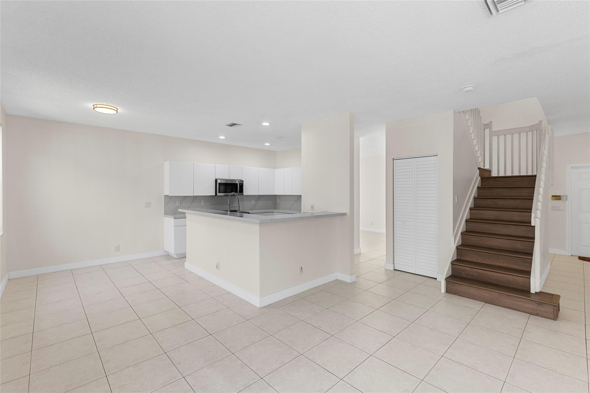 THE MEADOWS - Residential Lease