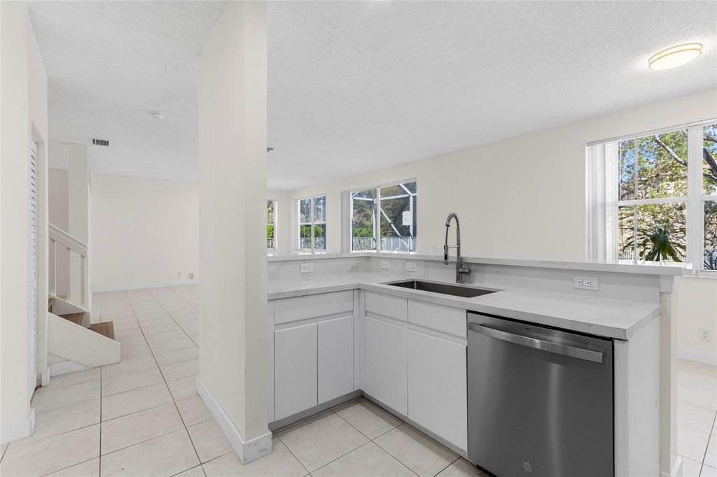 Photo of 872 Tanglewood Circle, Weston, FL 33327 (MLS # F10551016)