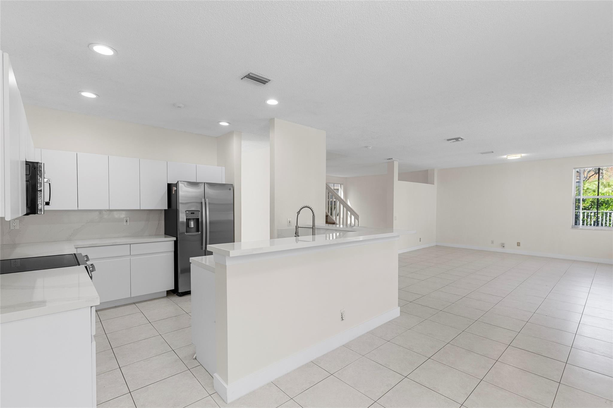 THE MEADOWS - Residential Lease