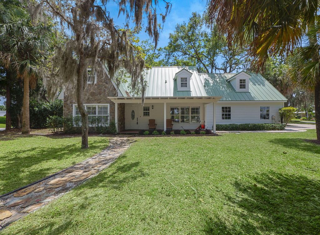 Photo of 865 SW Magnolia Bluff Drive, Palm City, FL 34990 (MLS # R11035126)