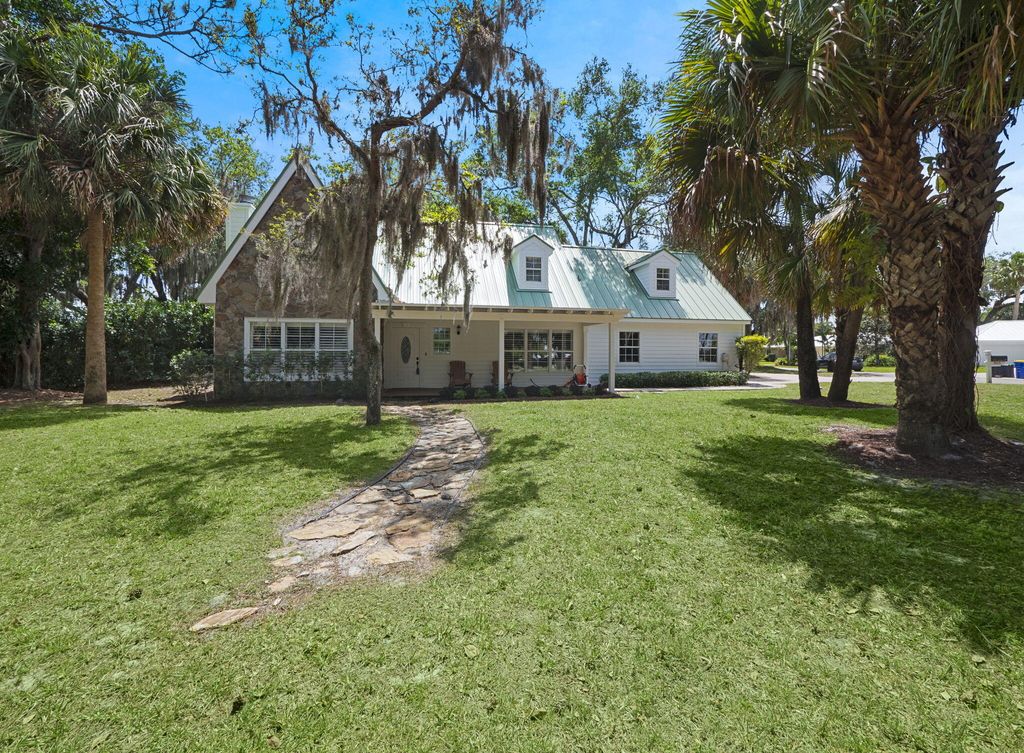 Photo of 865 SW Magnolia Bluff Drive, Palm City, FL 34990 (MLS # R11035126)