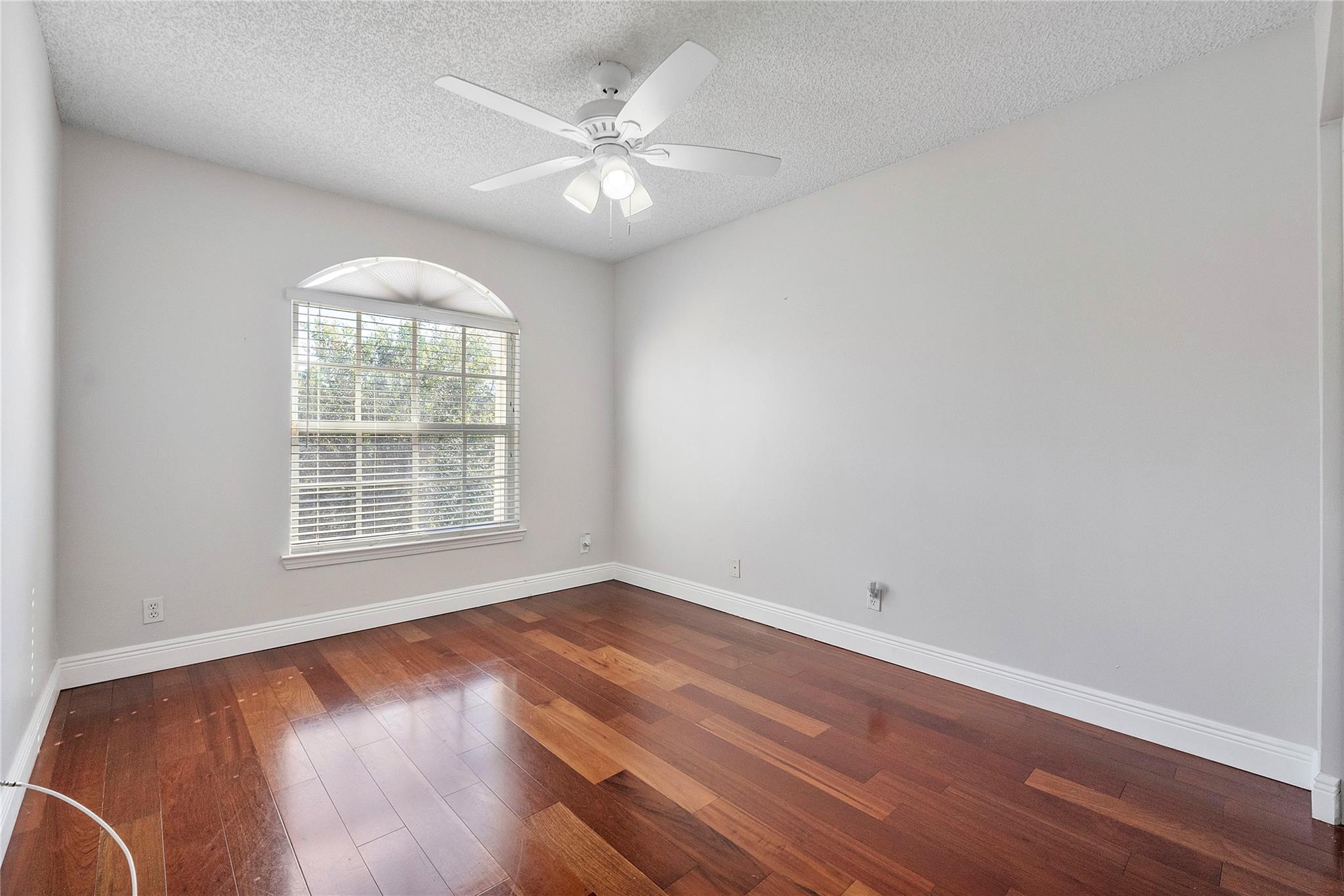 Oak Wood - Residential