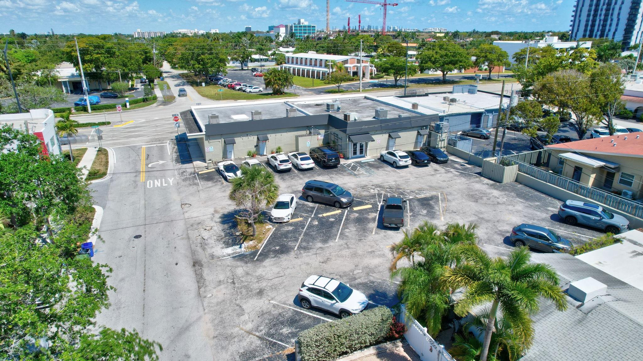 1900 E Oakland Park Blvd