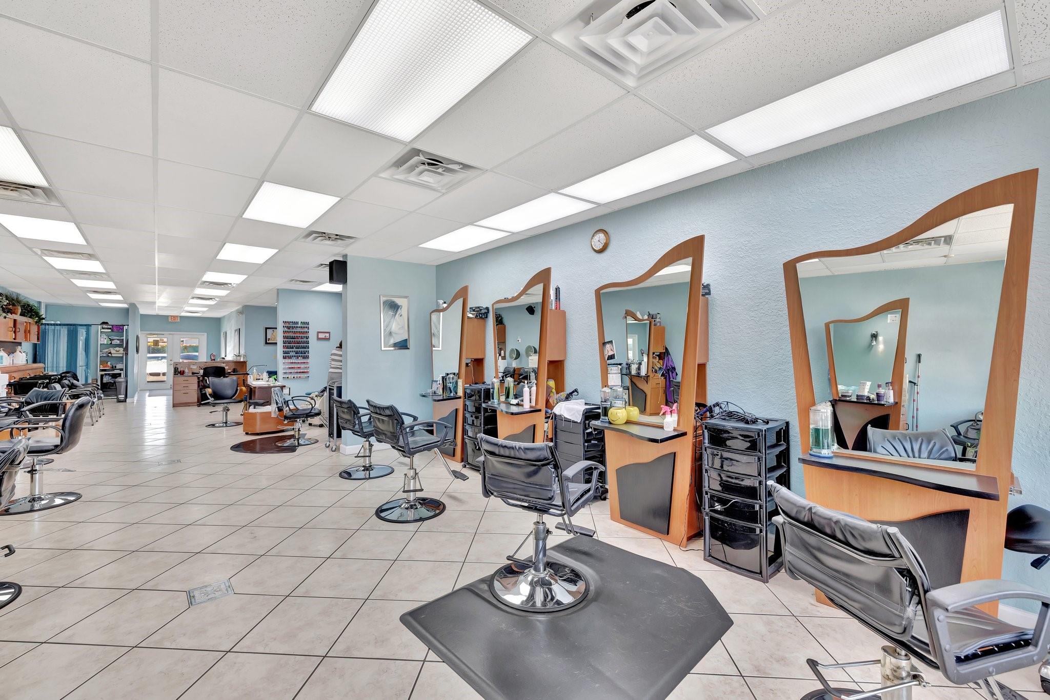 1900 E Oakland Park Blvd