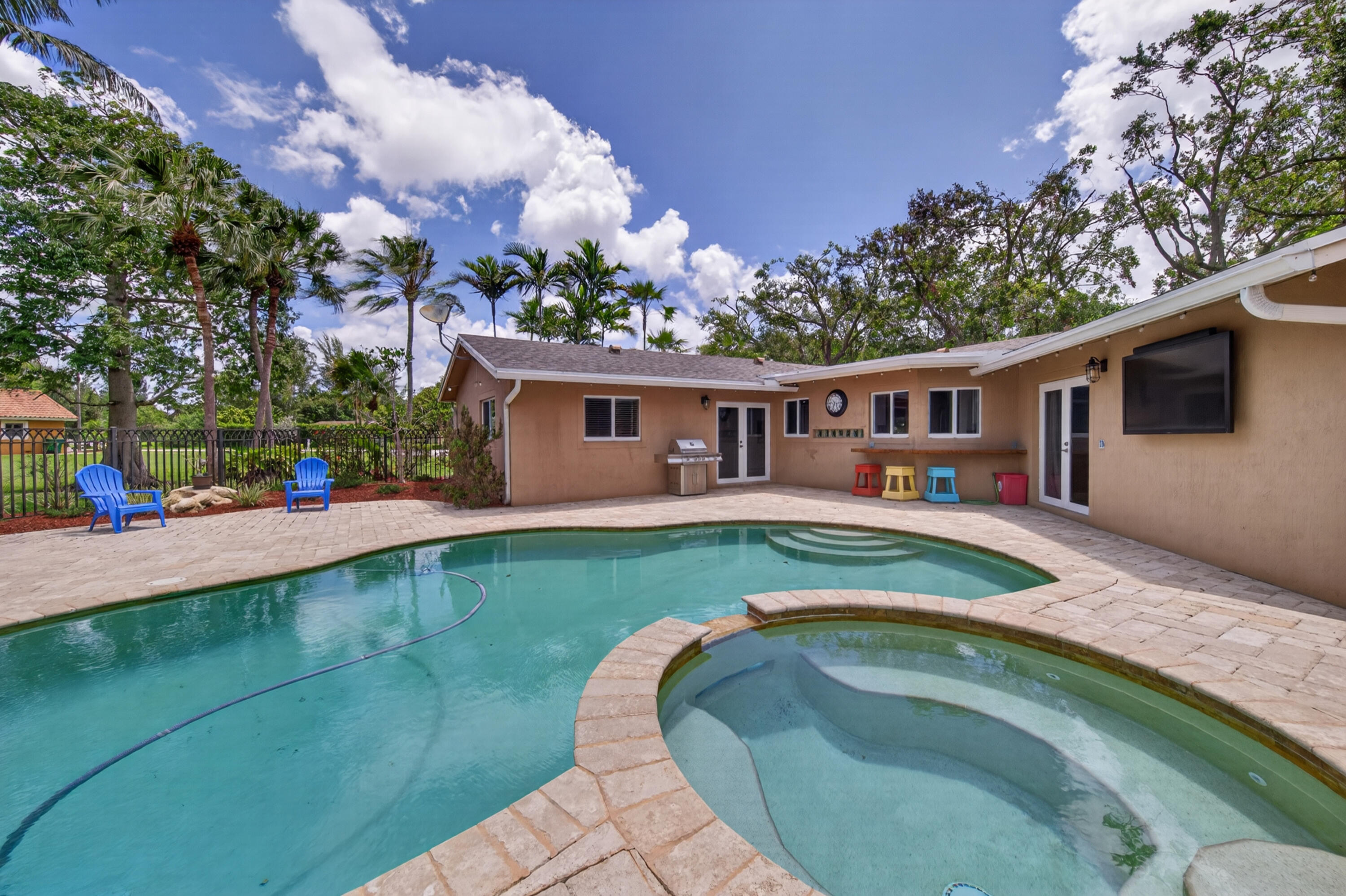 D & M ACRES - Residential
