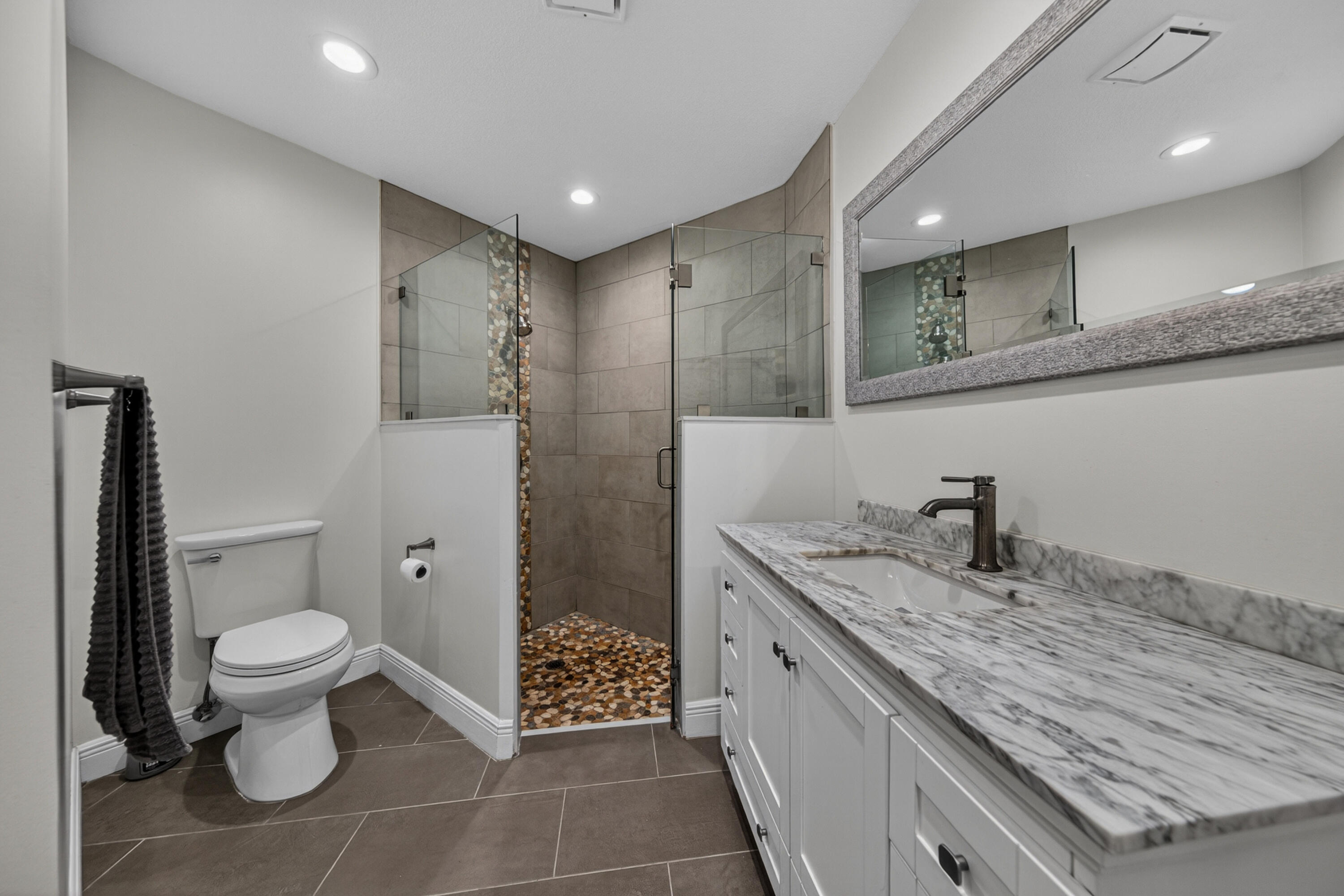 D & M ACRES - Residential