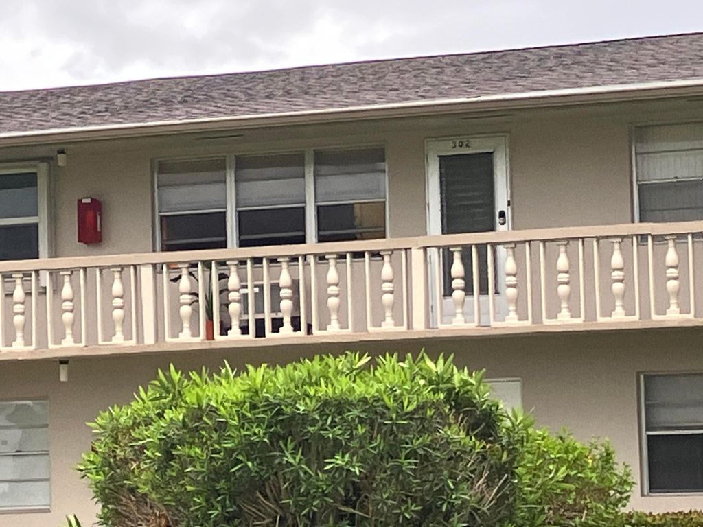 Photo of 302 Northampton O, West Palm Beach, FL 33417 (MLS # B26006521)