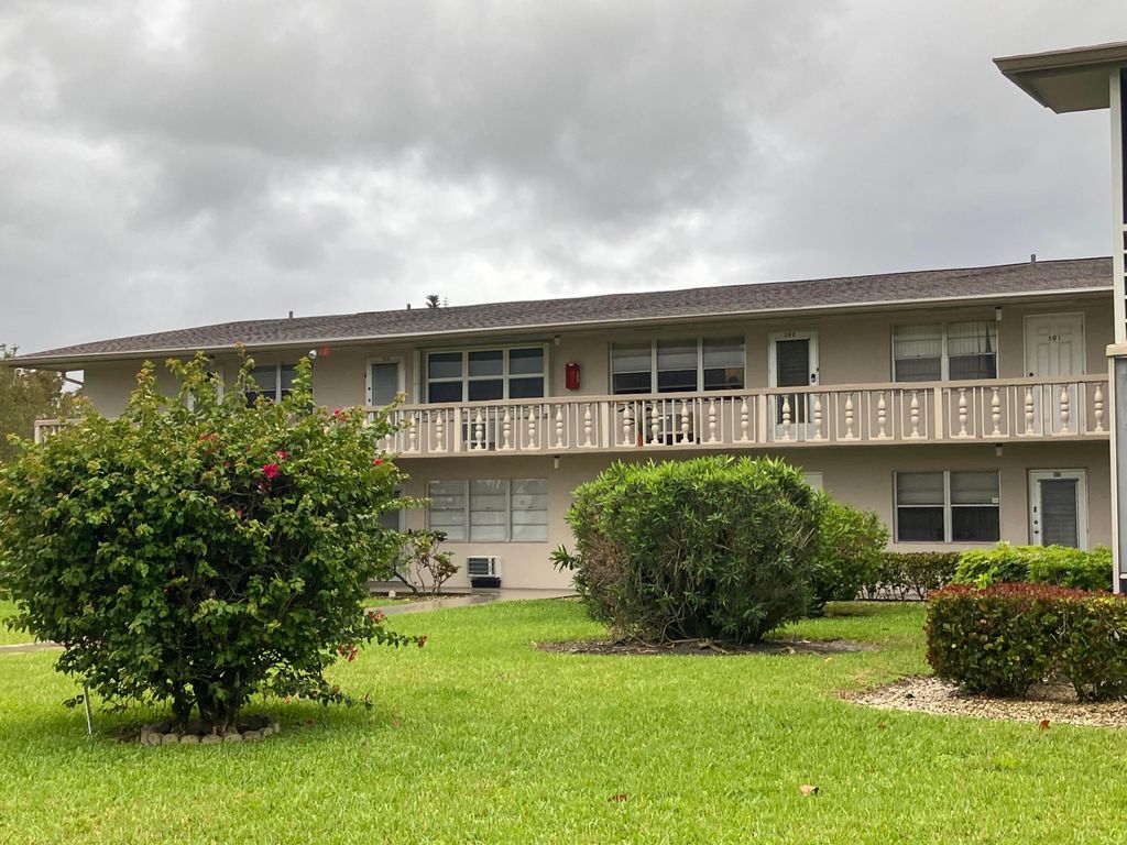 Photo of 302 Northampton O, West Palm Beach, FL 33417 (MLS # B26006521)