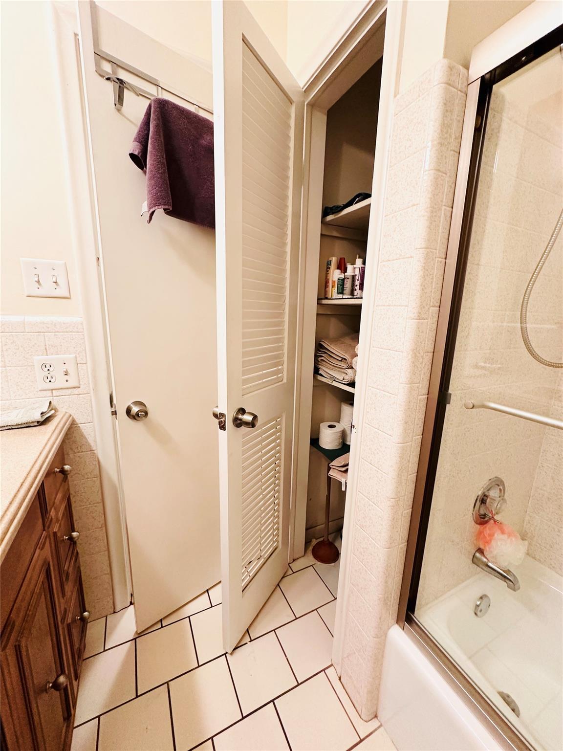 Lloyd Estates 25-47 B - Residential