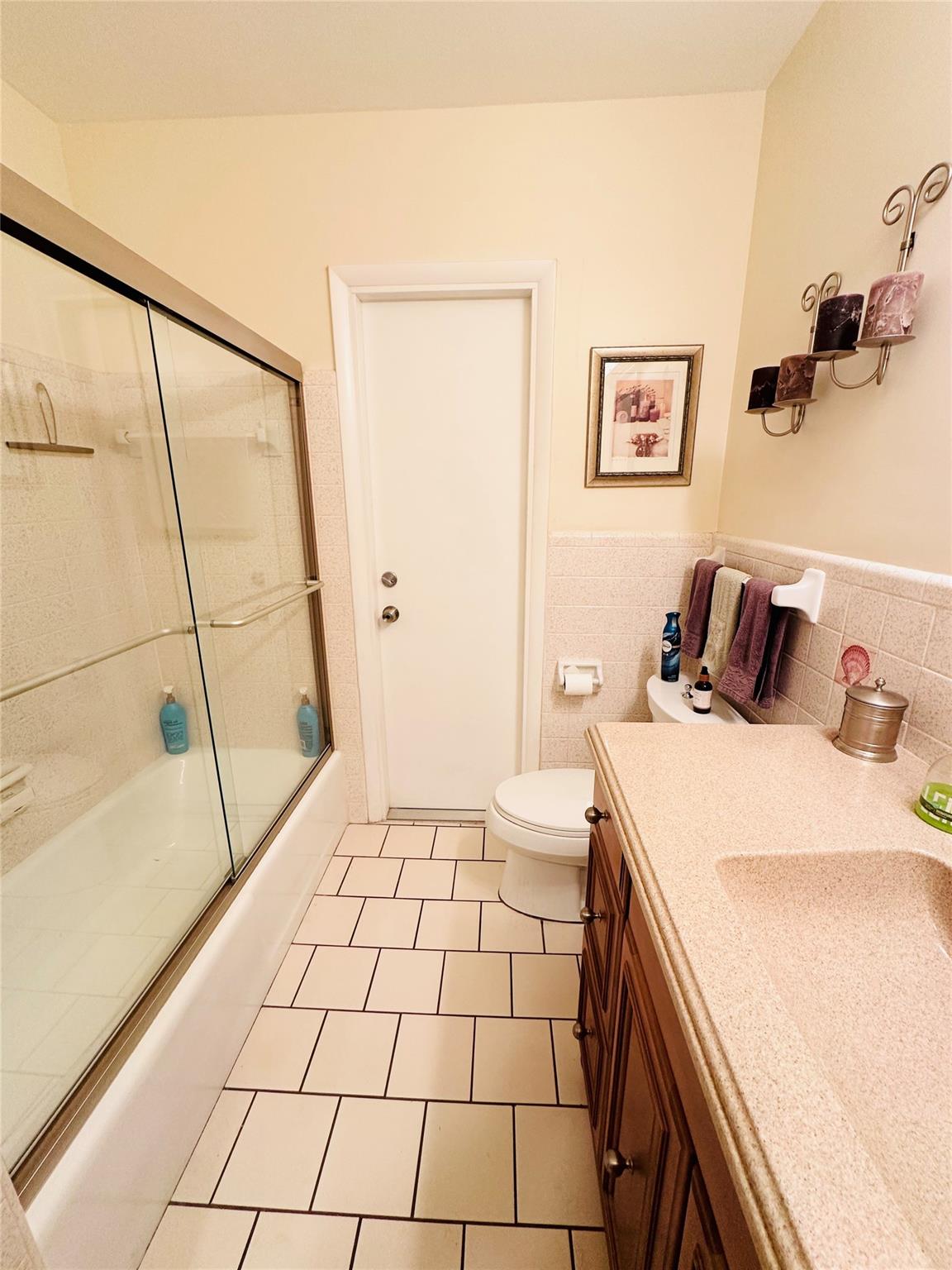 Lloyd Estates 25-47 B - Residential