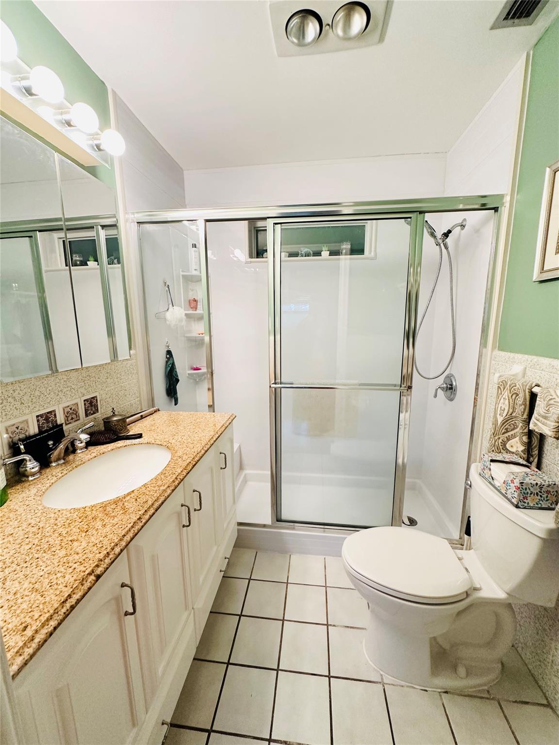 Lloyd Estates 25-47 B - Residential