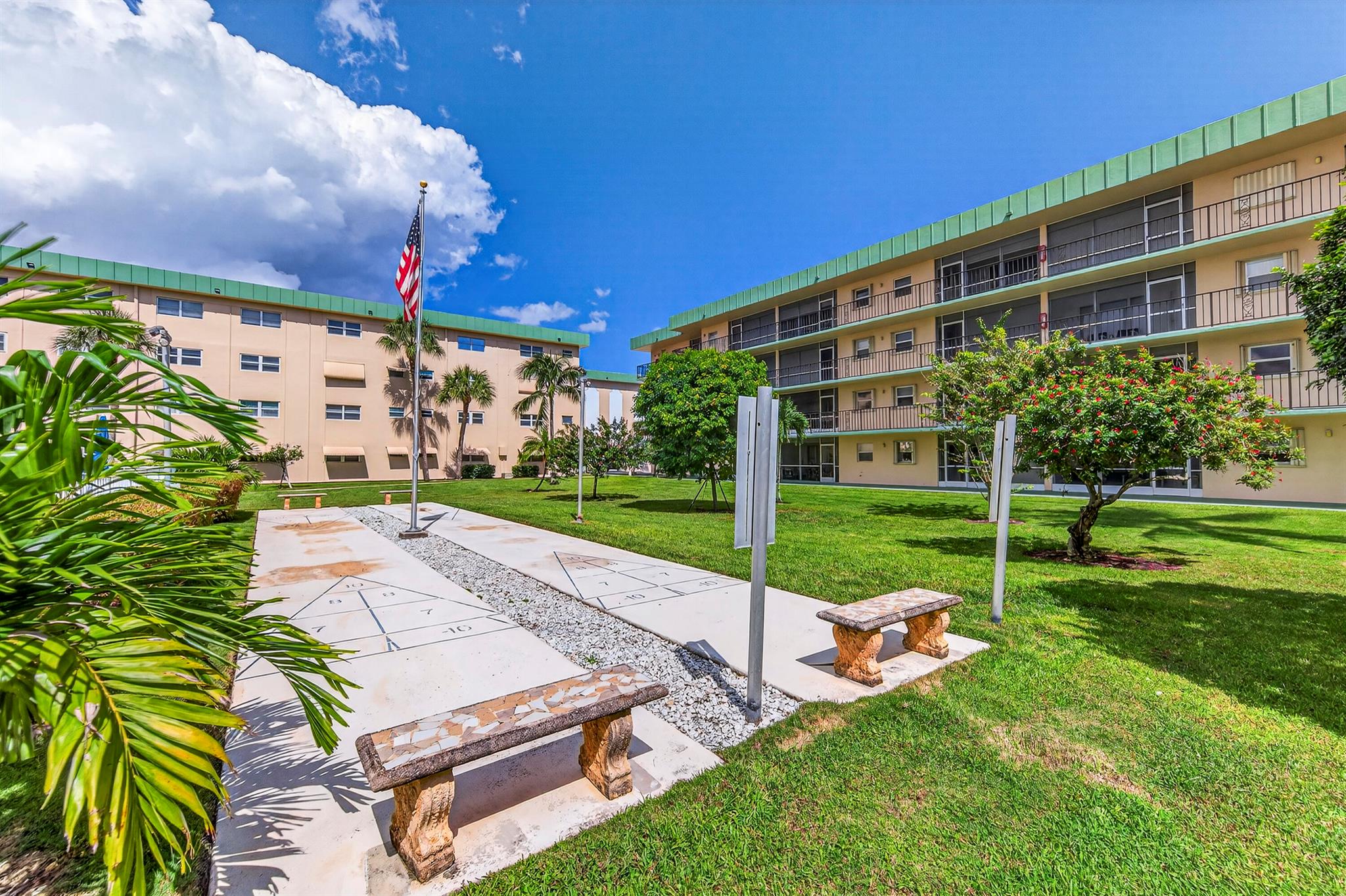 HAMPTON GARDENS 3 CONDO - Residential Lease