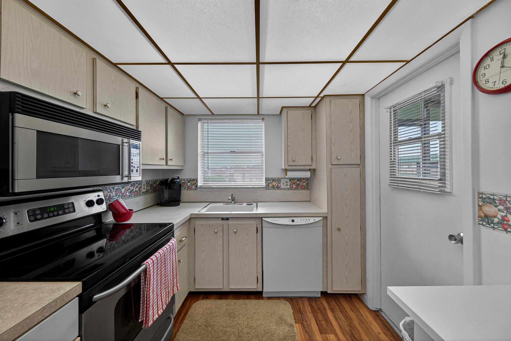 HAMPTON GARDENS 3 CONDO - Residential Lease