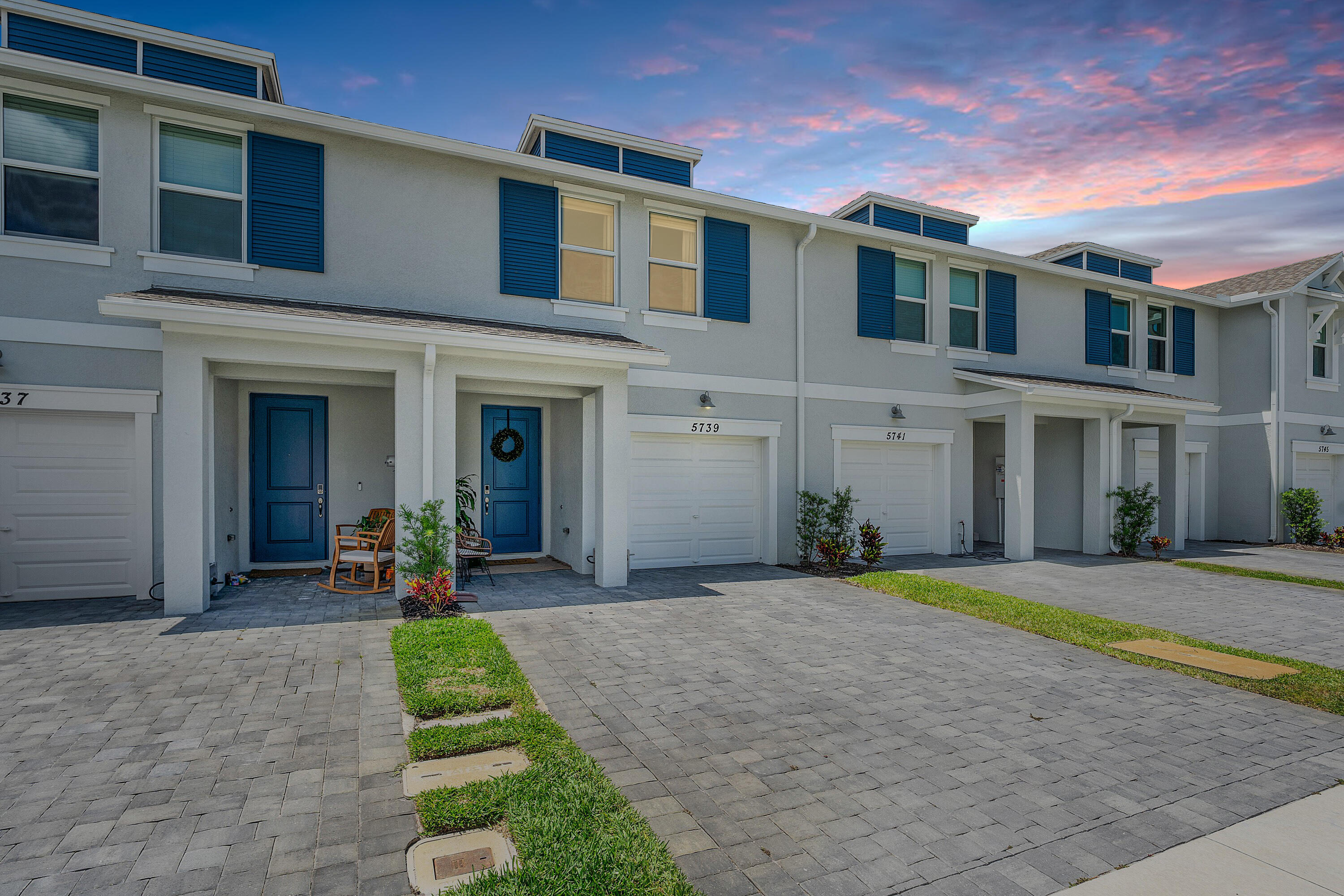 EDGEWATER POINTE - Residential