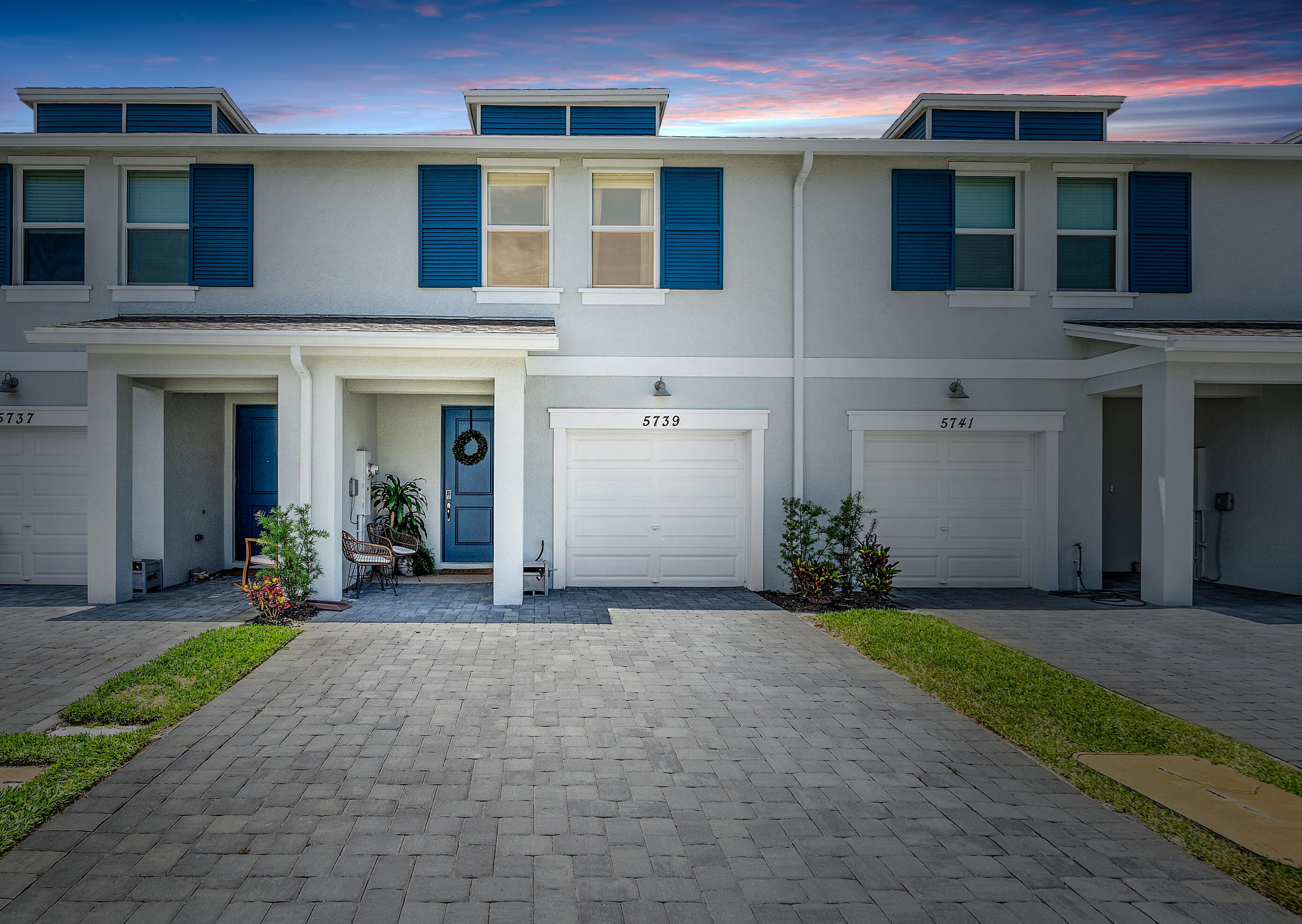 EDGEWATER POINTE - Residential