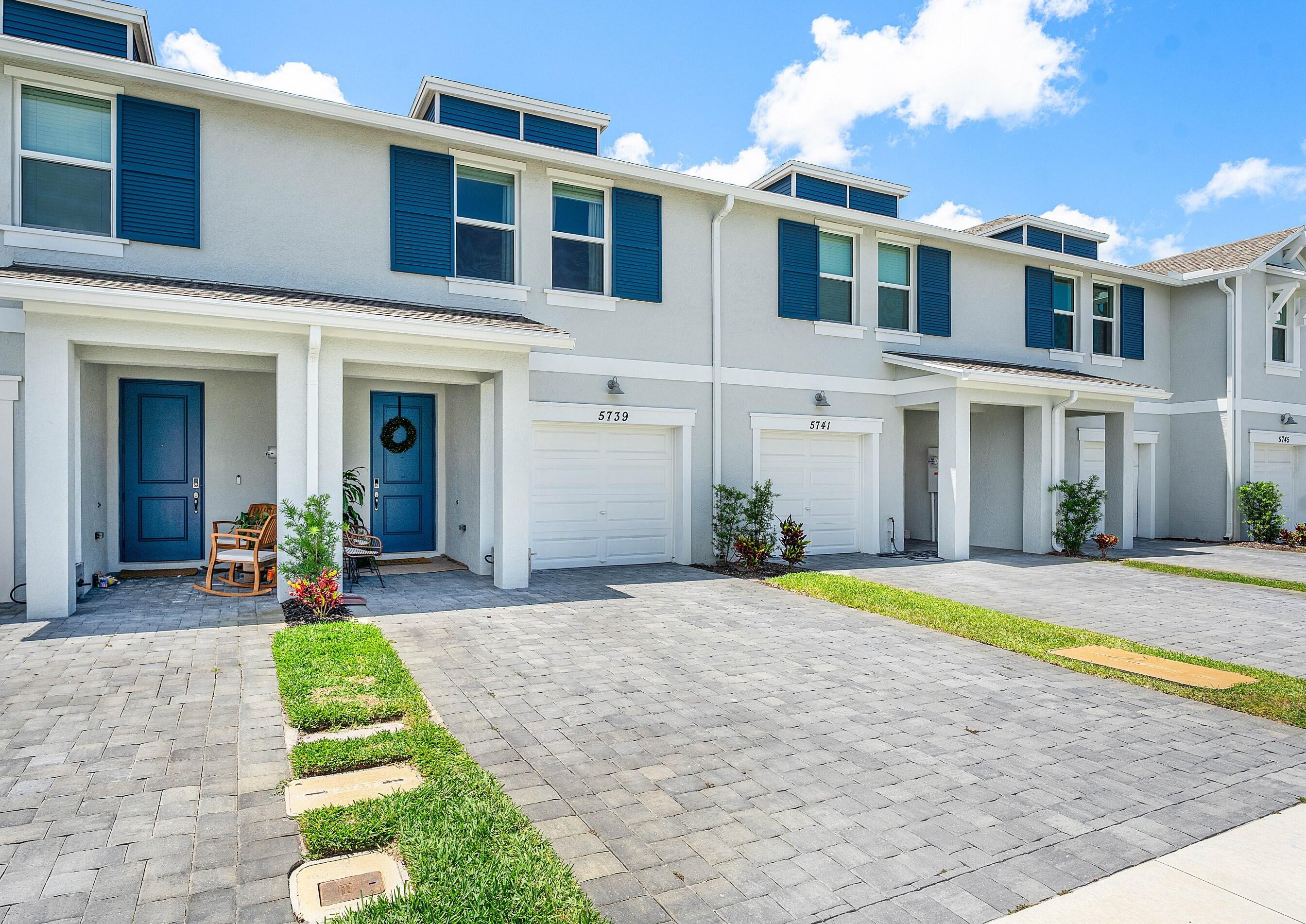EDGEWATER POINTE - Residential