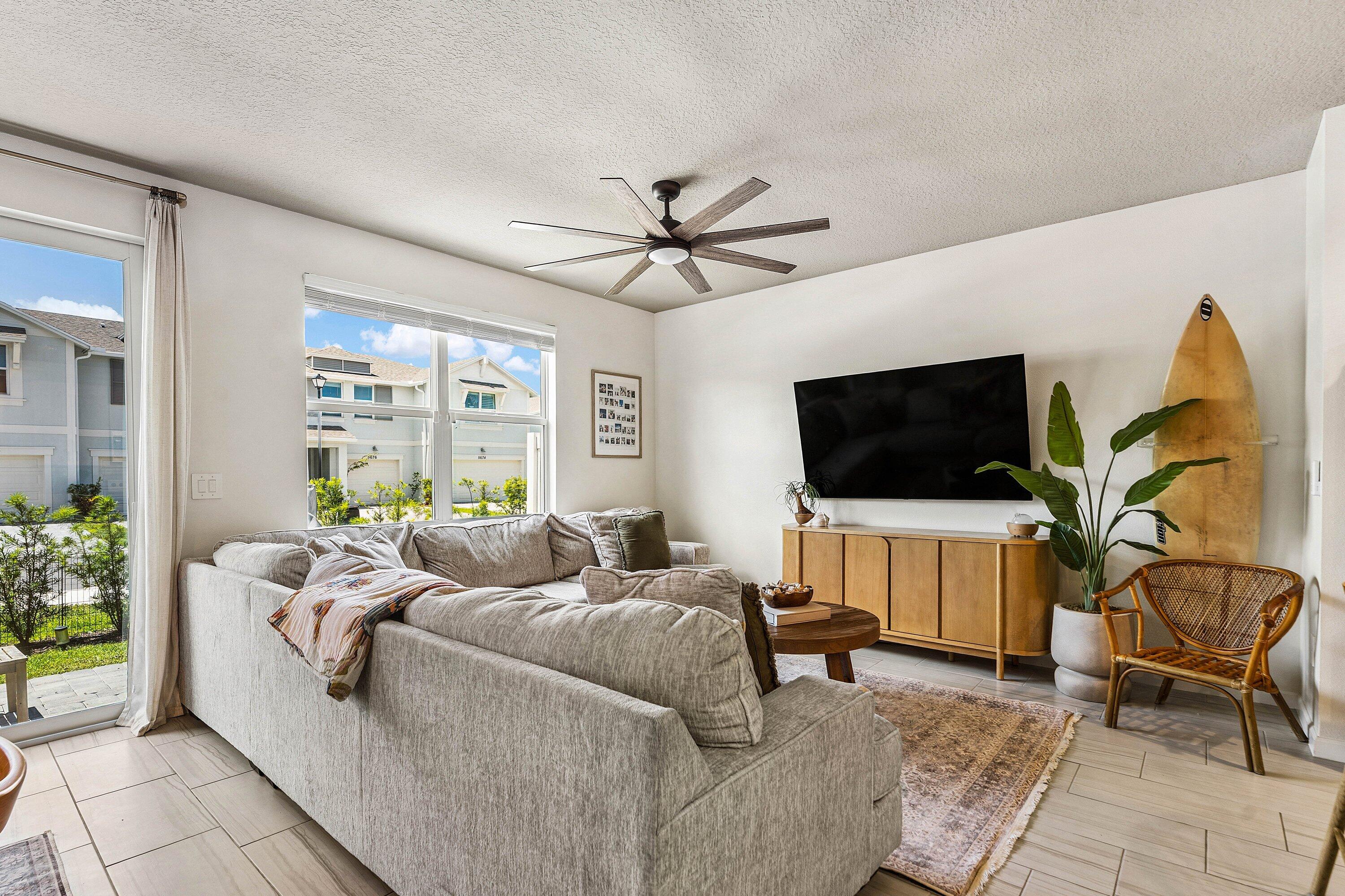 EDGEWATER POINTE - Residential