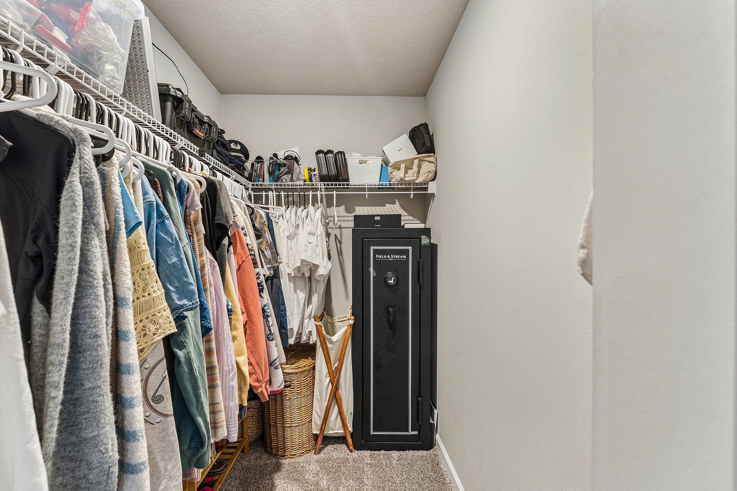 EDGEWATER POINTE - Residential