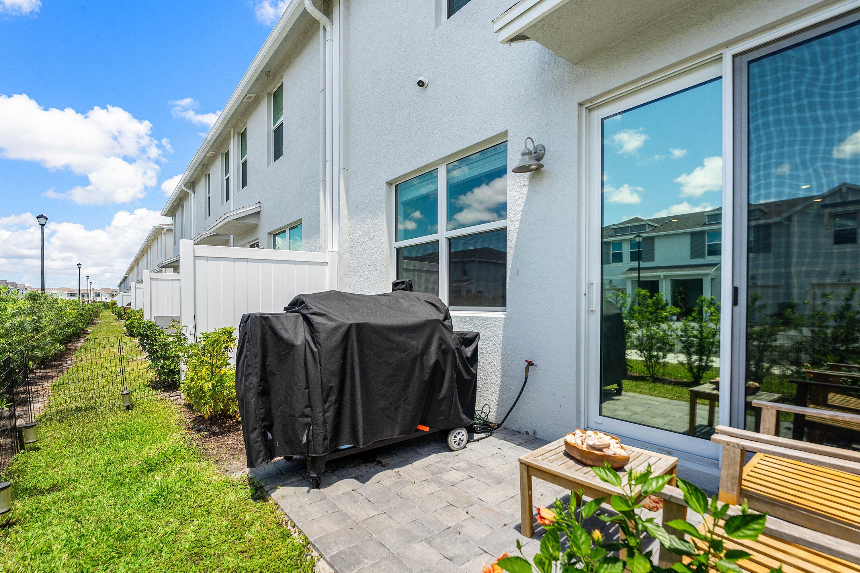 EDGEWATER POINTE - Residential