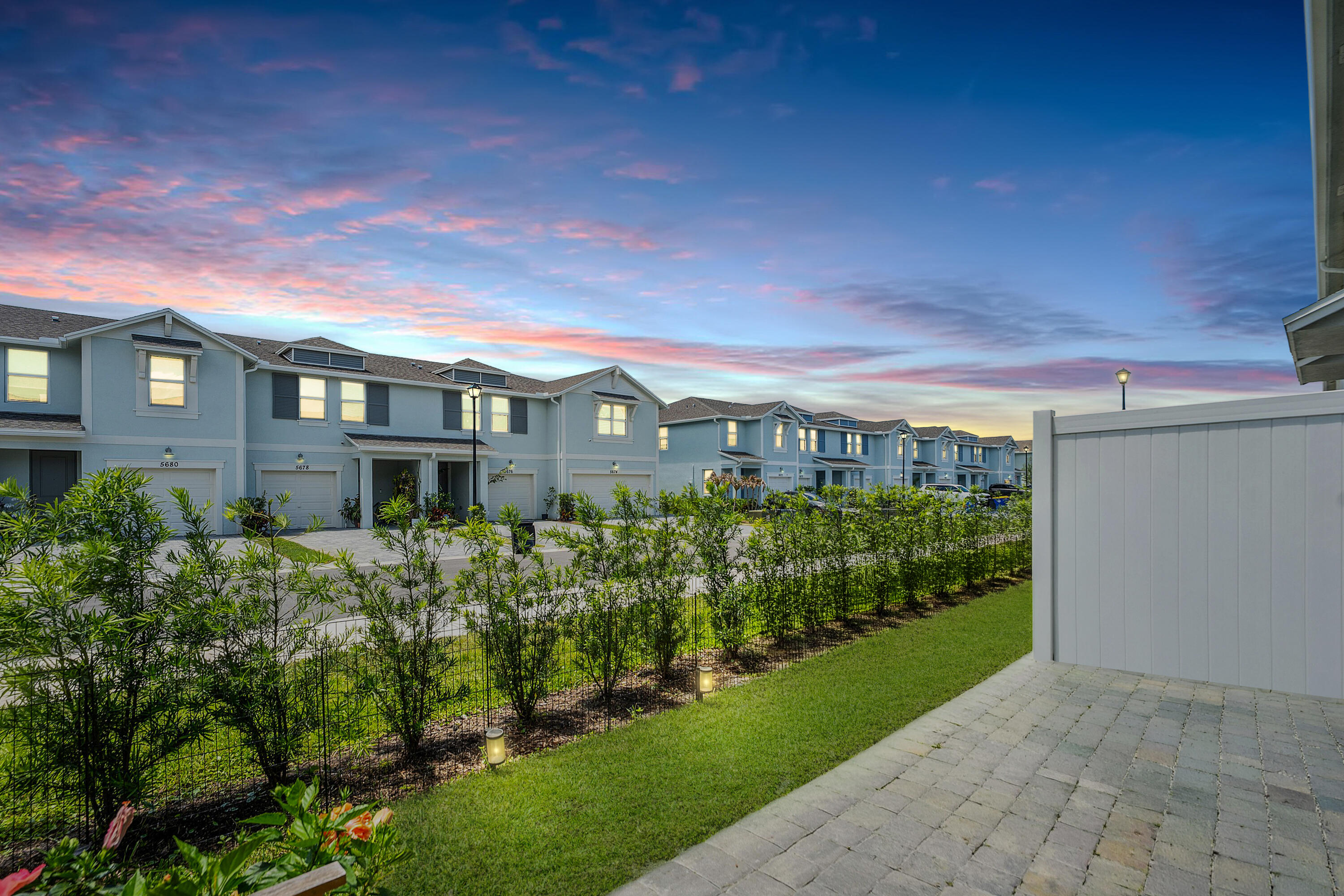 EDGEWATER POINTE - Residential
