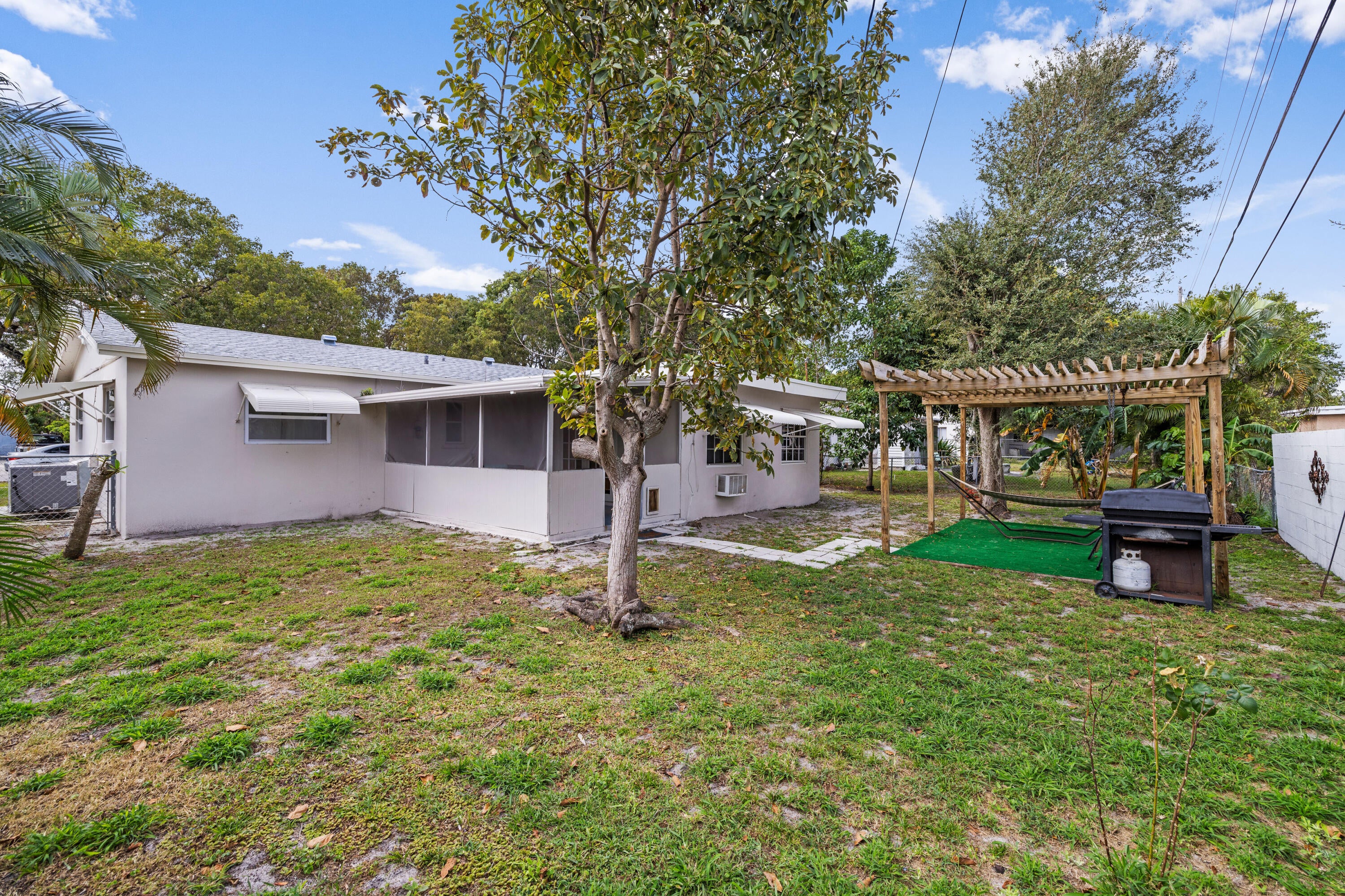 336 S CHILLINGWORTH Drive
