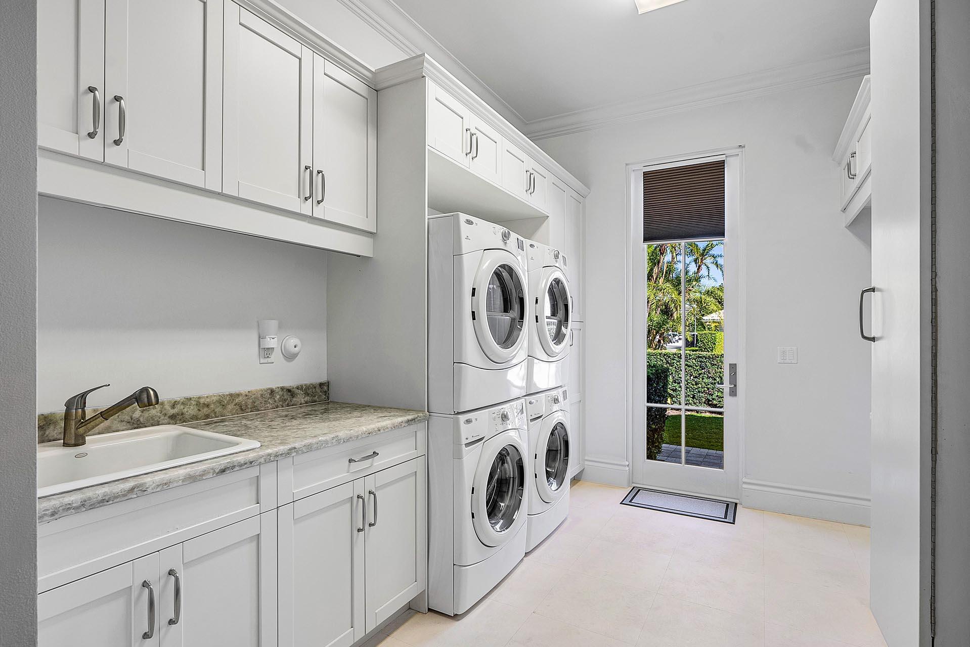 ROYAL PALM YACHT & COUNTR - Residential