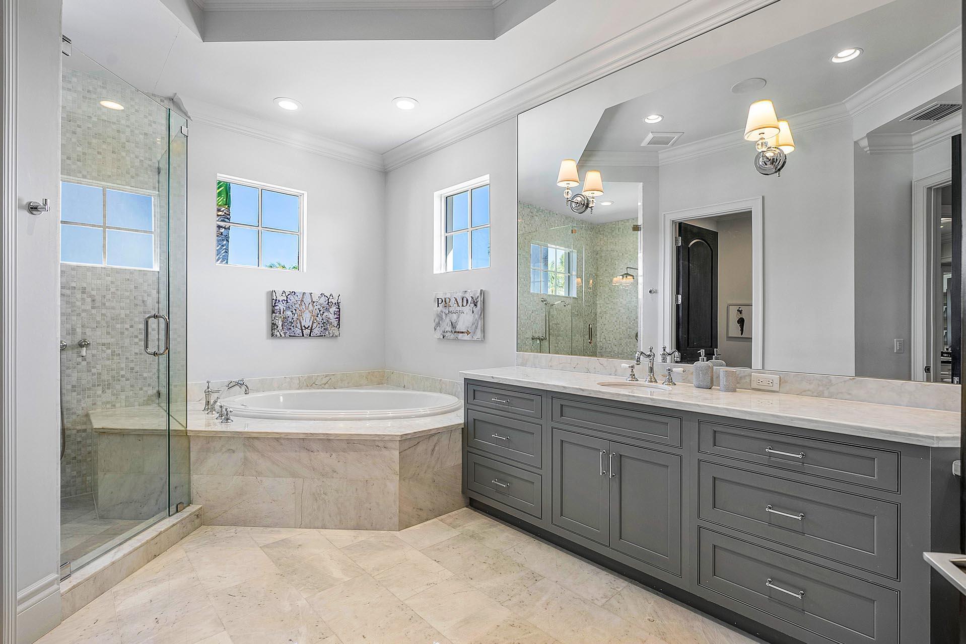 ROYAL PALM YACHT & COUNTR - Residential