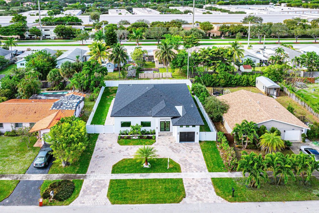 Photo of 3361 NE 4th Avenue, Boca Raton, FL 33431 (MLS # R11146579)