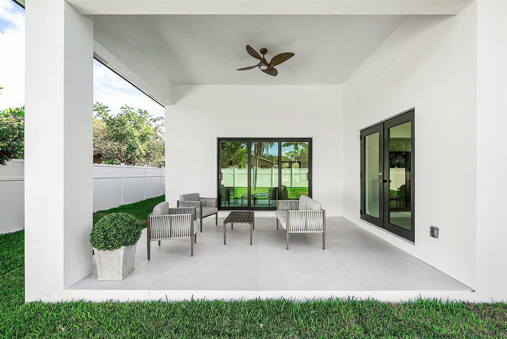 Photo of 3361 NE 4th Avenue, Boca Raton, FL 33431 (MLS # R11146579)