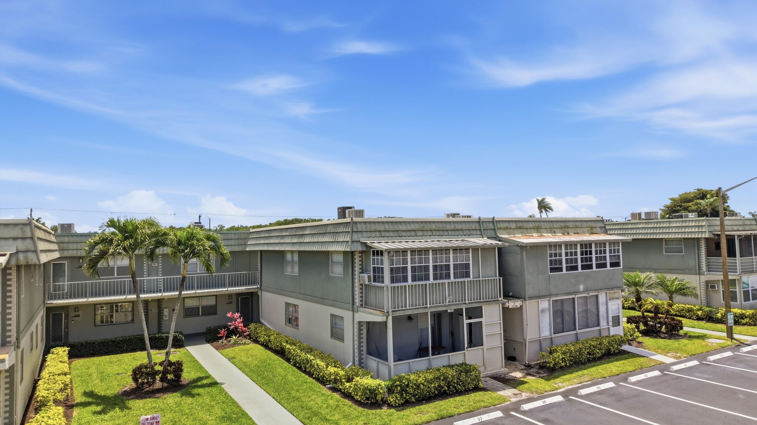 KINGS POINT - Residential