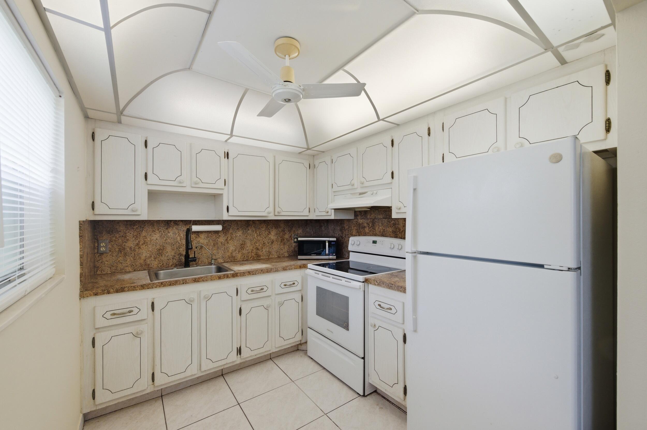 KINGS POINT - Residential