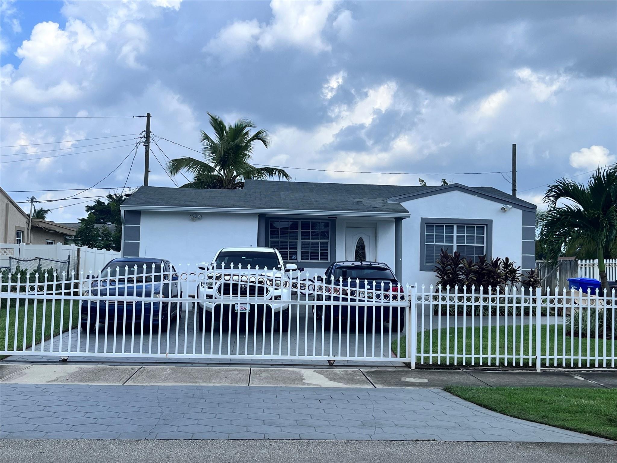 Home on large corner lot in Hollywood, well kept with 3 bedrooms & 2 baths, large fenced yard, updated kitchen, tile and marble flooring throughout (no carpet). Great starter home with minimal down payment with FHA or VA financing.
