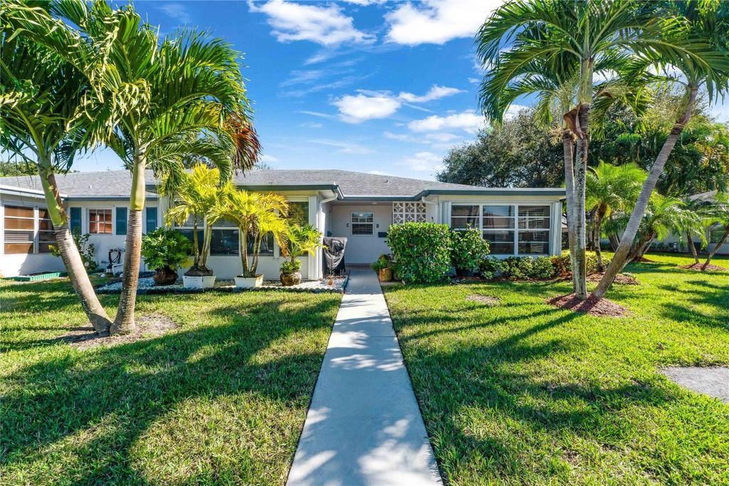 Photo of 1235 Club Drive #D, Delray Beach, FL 33445 (MLS # F10546206)