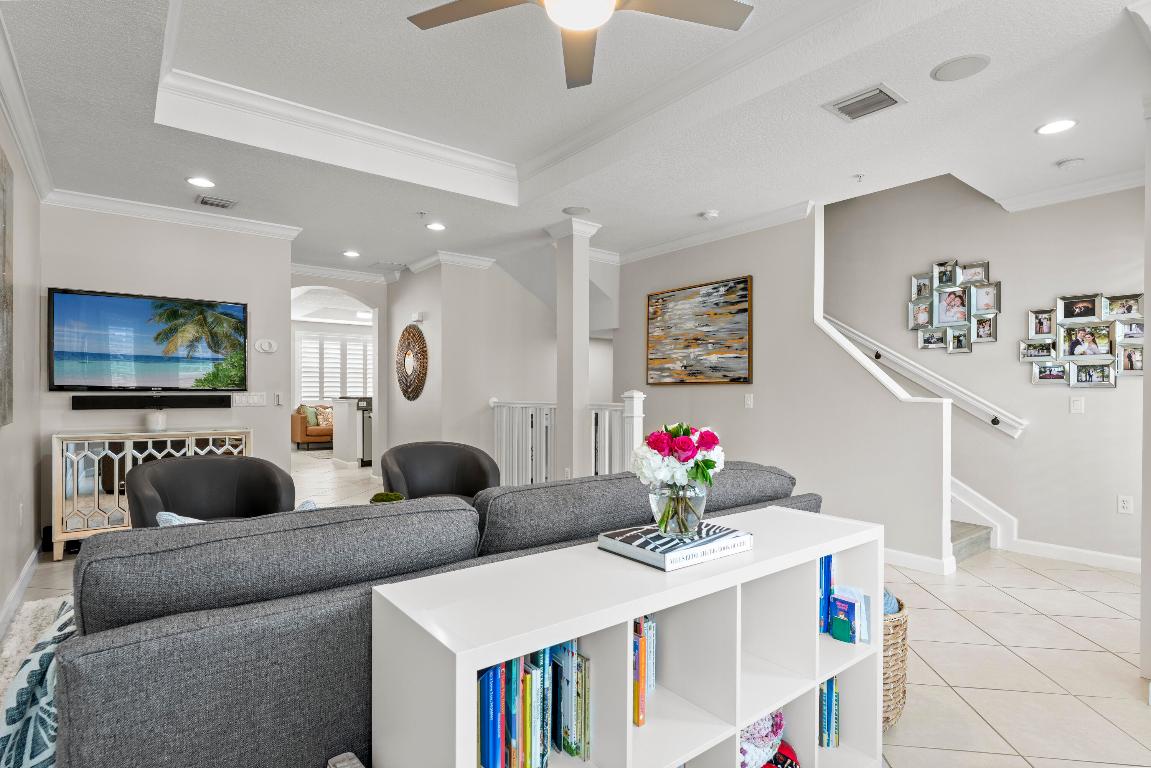 HARBOUR OAKS - Residential