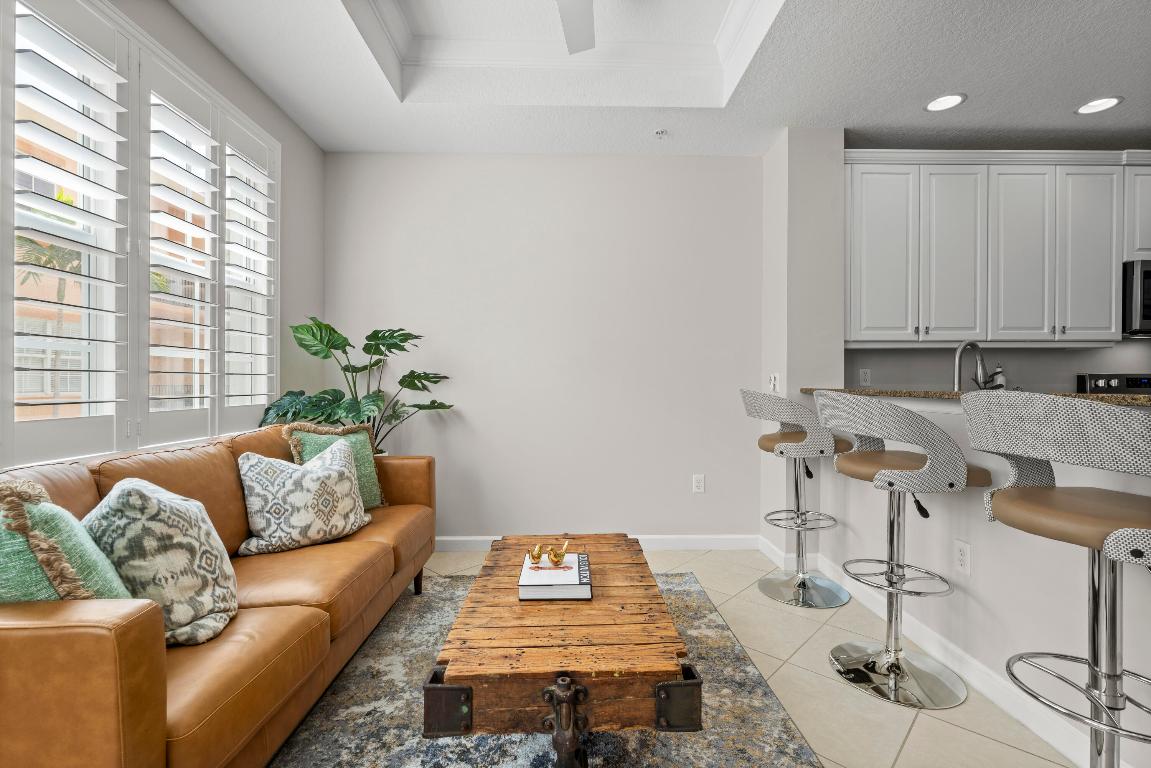 HARBOUR OAKS - Residential